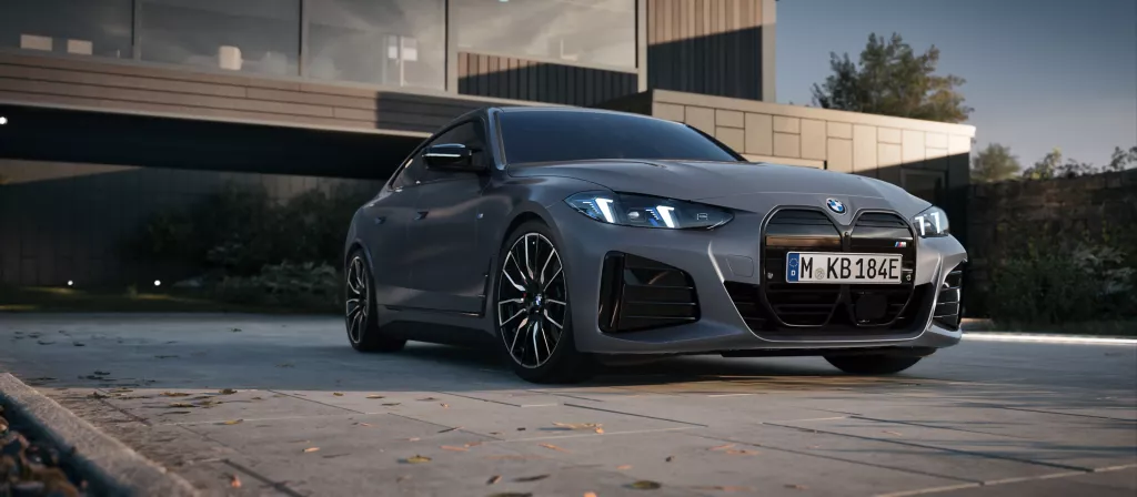 BMW i4 M60 xDrive 그란 쿠페 전면부 측면 각도 촬영 사진
