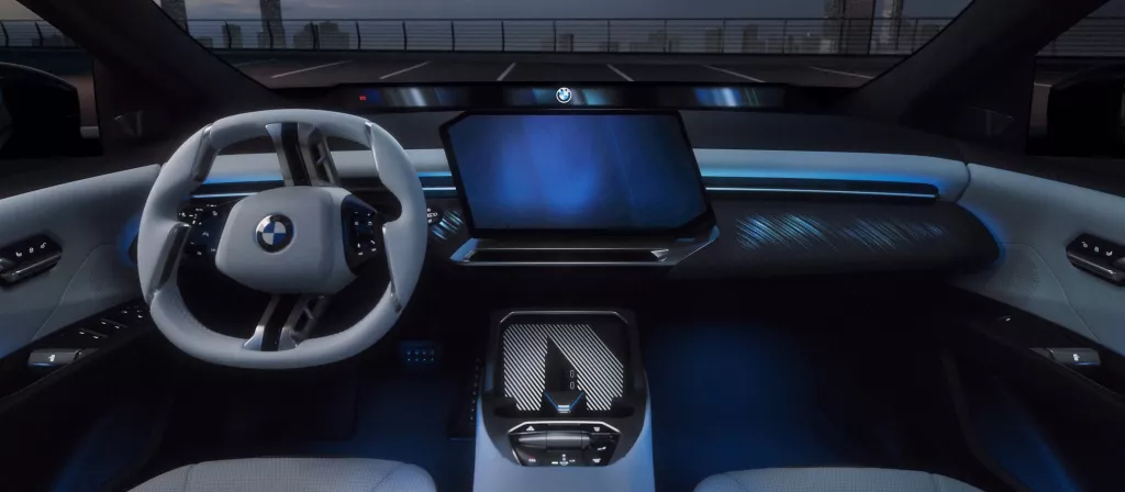 BMW iX3 트렁크 적재 공간 개방 사진