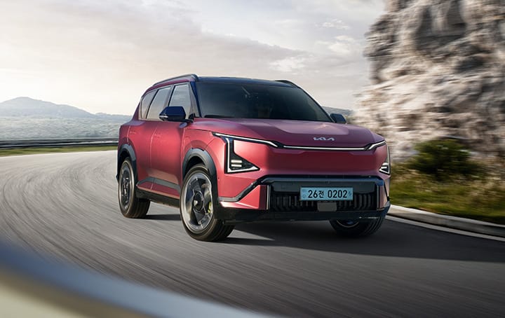 EV5 GT 충전구 개방 모습